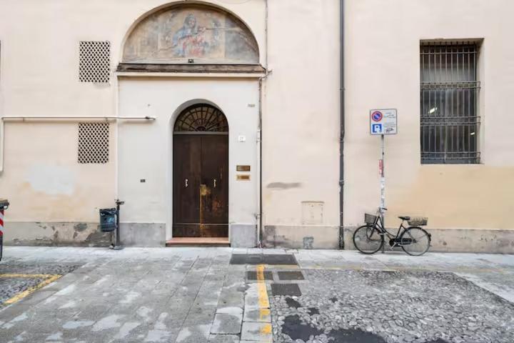 Pratello Elegante E Raffinata Mansarda Apartment Bologna Luaran gambar